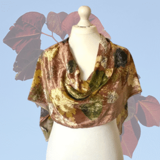 naturally-dyed-Velvet-scarf-printed-with-leaves