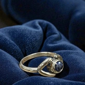 Blue Sapphire 9ct gold ring